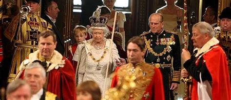 10 Características de la Monarquía