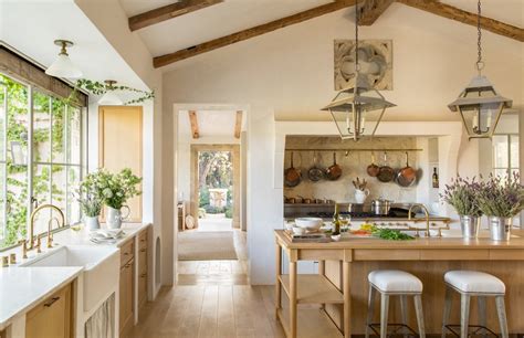 10 Gloriously Gorgeous Modern Farmhouse Kitchen Ideas ...