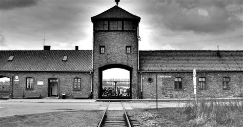 10 Horrifying Facts About The Auschwitz Concentration ...