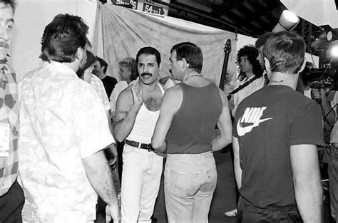 10+ Rare Photos Of Freddie Mercury And His Boyfriend In ...