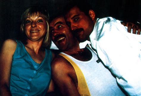 10+ Rare Pics Of Freddie Mercury And His Boyfriend From ...