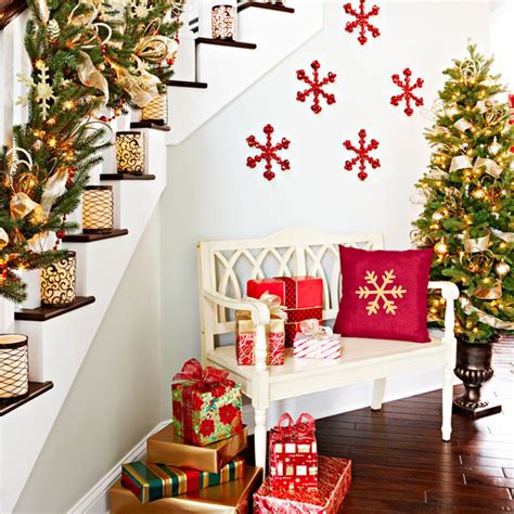 100 Awesome Christmas Stairs Decoration Ideas   DigsDigs