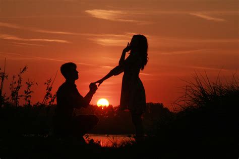 15+ Pictures of Love Couples at Sunset, Couple Sunset ...