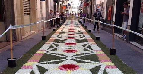 150.000 clavells a Sitges | Nació La Flama