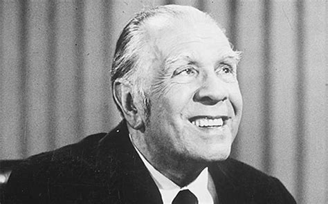 17 frases de Jorge Luis Borges que te volarán la mente ...