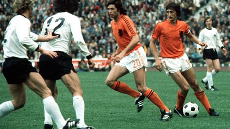 1974 WORLD CUP FINAL: Netherlands 1 2 Germany FR   FIFA.com