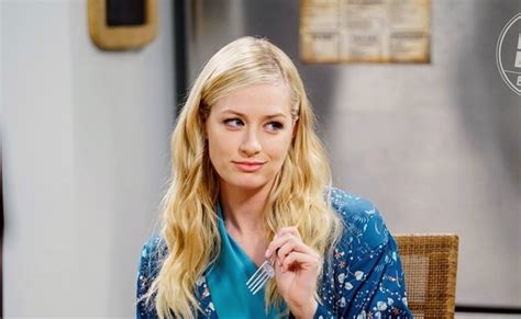 2 Broke Girls Star Beth Behrs jetzt in The Big Bang Theory