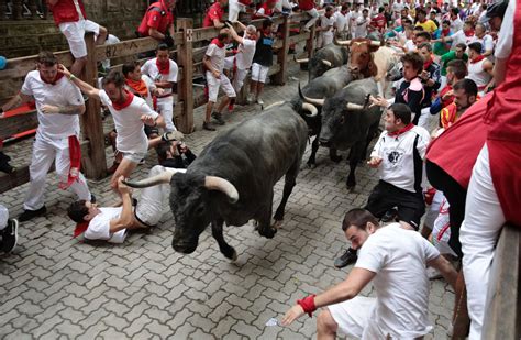 2 people gored in Pamplona s second bull run of 2017