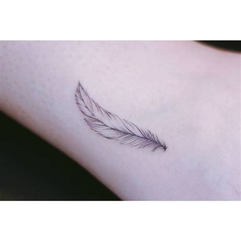 20+ best ideas about Small Feather Tattoos on Pinterest ...