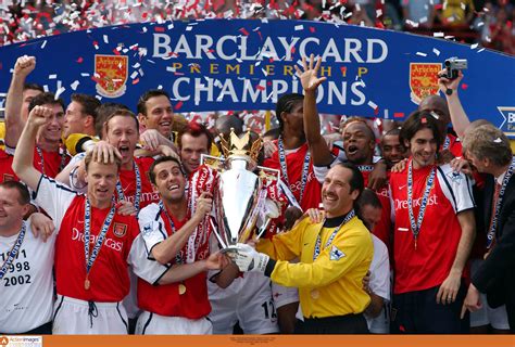 2001/02 Season Review: Arsenal win title at Old Trafford