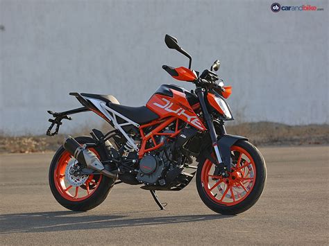 2017 KTM 390 Duke First Ride Review