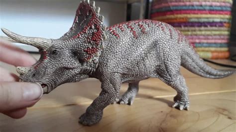 2018 schleich triceratops review   YouTube