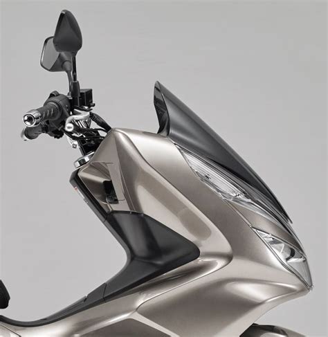 2019 Honda PCX150 Scooter Review / Specs + NEW Changes! | PCX