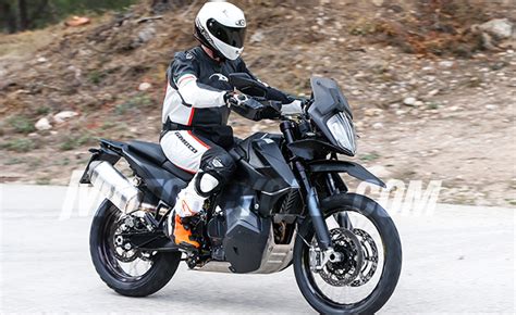 2019 KTM 790 Adventure Spy Photos