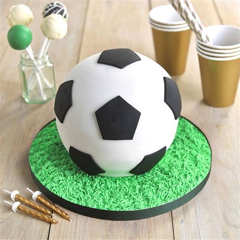 25+ best ideas about Football cakes on Pinterest ...