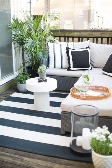 25+ Best Ideas about Small Patio Decorating on Pinterest ...