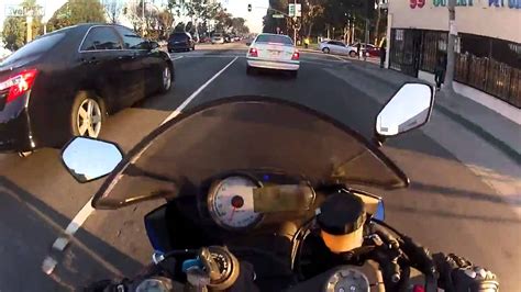 3 Close calls, One intersection INSANE Motorcycle Riding ...