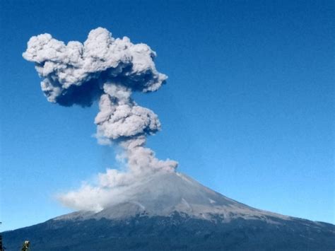 3 explosions rattle Popocatepetl volcano sending column of ...