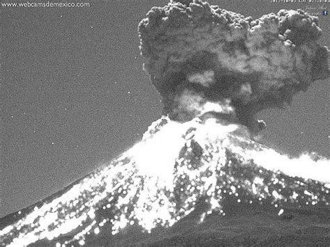 3 strong eruptions rattle Popocatepetl volcano   Crater ...