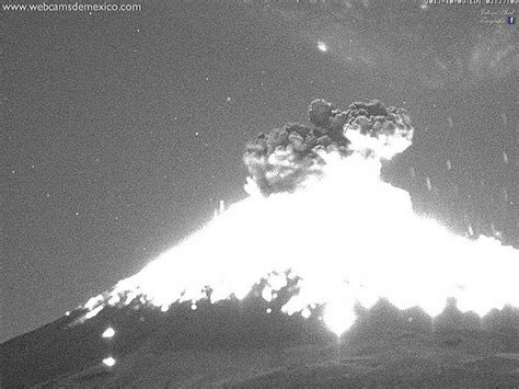 3 strong eruptions rattle Popocatepetl volcano   Crater ...