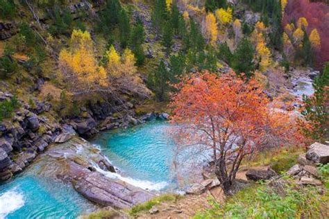 5 destinos de naturaleza para viajar por España en otoño ...