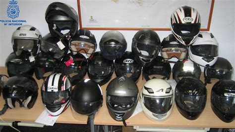 5 detenidos por numerosos robos de cascos de moto en Palma ...