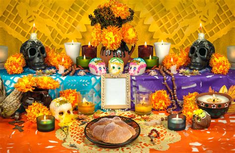 5 Things You ll See On A Dia De Los Muertos Altar