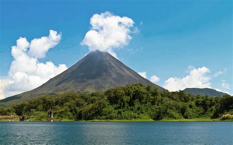 5 volcanes que debes conocer si viajas a Costa Rica   Viajes