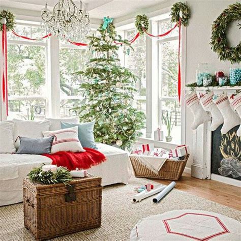 55 Dreamy Christmas Living Room Décor Ideas | DigsDigs