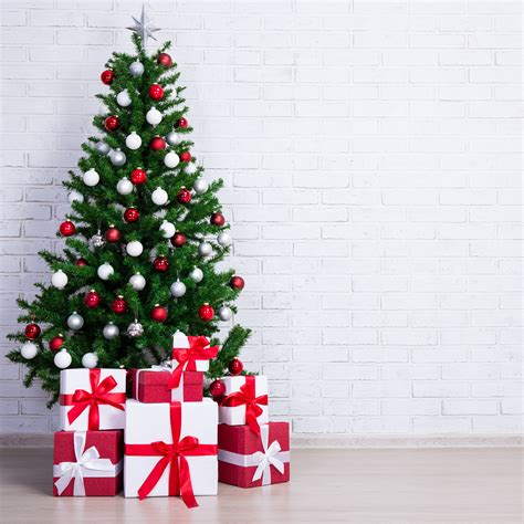 6 adornos infaltables en un Árbol de Navidad y su ...