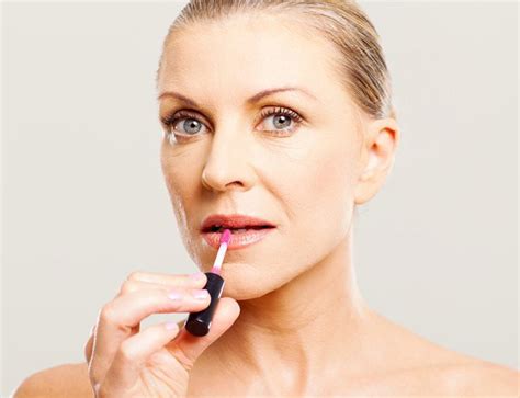 7 productos para fijar el maquillaje en mujeres de 40 ...