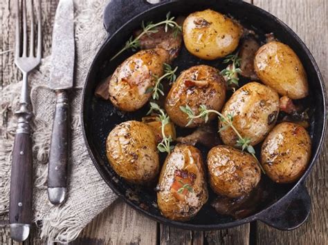 8 formas deliciosas de preparar patatas al horno   Comida