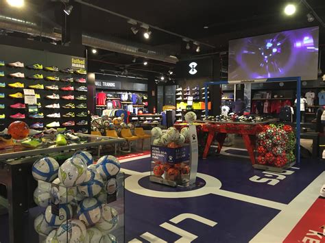 8 nuevas tiendas de deporte en Barcelona para pasar todo ...