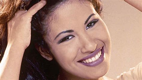 A 22 años de la muerte de Selena la recordamos con 22 de ...