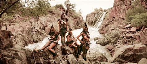 A beleza da tribo Himba, os últimos povos nômades da ...