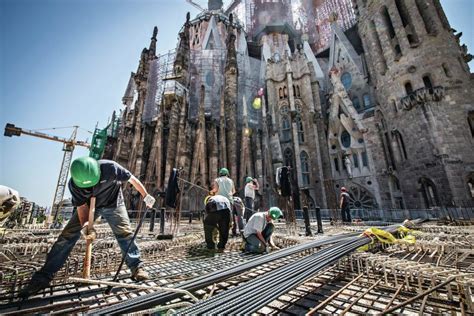 A Completion Date for Sagrada Familia, Helped by ...