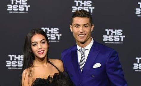 A Cristiano Ronaldo se le acumulan los hijos | La Verdad