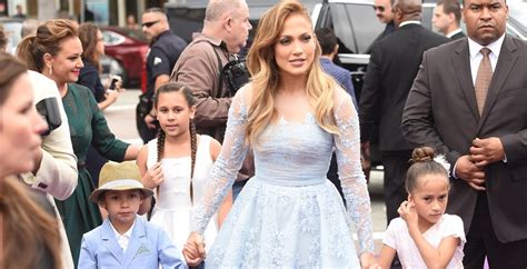 A los hijos de Jennifer Lopez  no les importa  su fama