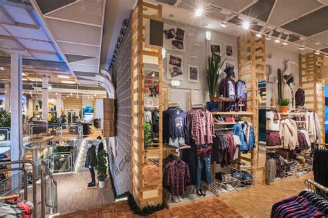 A Taste of California Cool at Pull&Bear in Madrid