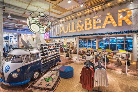 A Taste of California Cool at Pull&Bear in Madrid