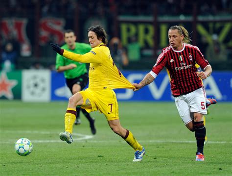 AC Milan v Arsenal FC   UEFA Champions League Round of 16 ...