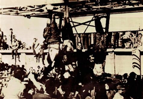 ACME  1945. Press Photo public hanging lynching death of ...