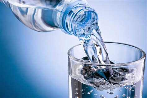AdictaMente: Las ventajas de tomar agua mineral con gas