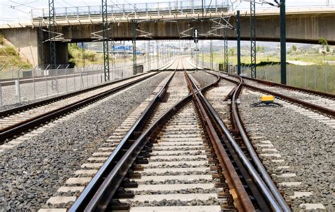 Adif realizará mantenimiento de la red ferroviaria por 276 ...