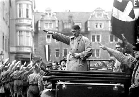 Adolf Hitler. Biografía.