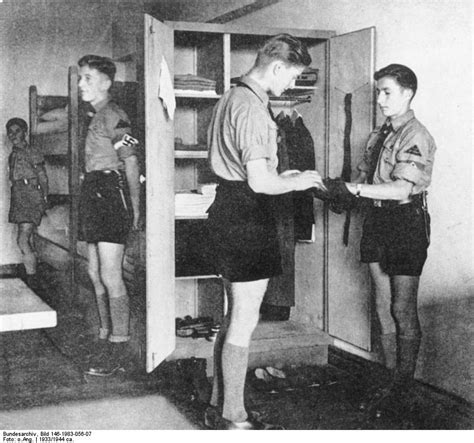 Adolf Hitler Schulen – Wikipedia