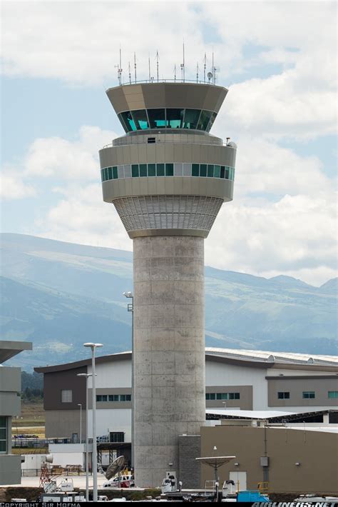Aeropuerto Mariscal Sucre, Aeropuerto de Tababela ...