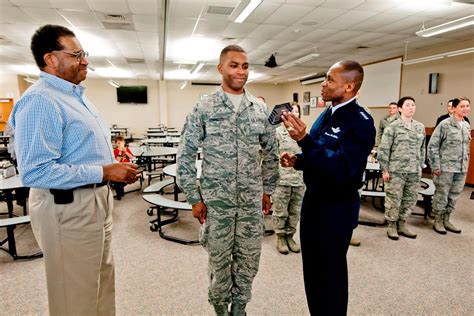 Air Force to Promote Almost 1,500 Airmen to Senior Master ...