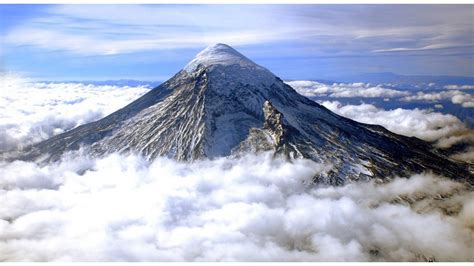 Alerta por el volcán Lanín: se registraron nuevos ...