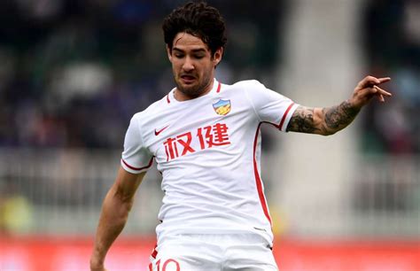 Alexandre Pato trolled for awful penalty in Chinese Super ...
